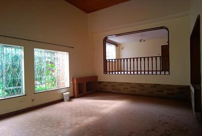 5 Bed House with En Suite at Kyuna