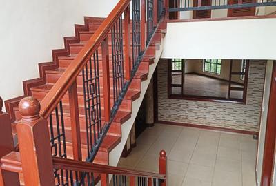 5 Bed House with En Suite at Runda