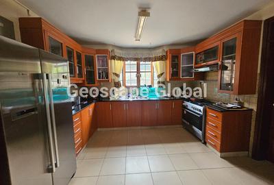 5 Bed House with En Suite in Runda - 4