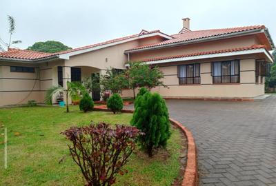 4 Bed House with En Suite in Runda