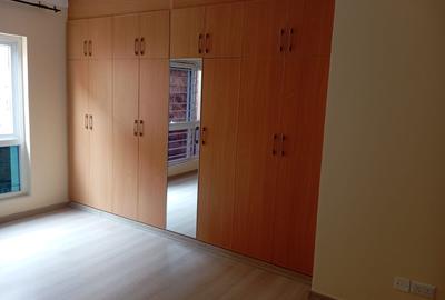 Serviced 3 Bed Apartment with En Suite in Westlands Area - 4