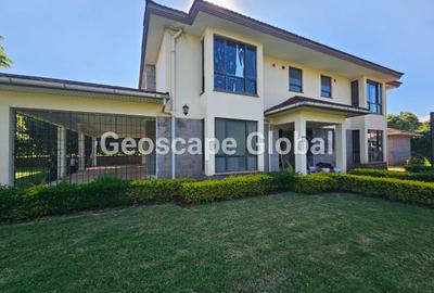 5 Bed House with En Suite in Runda