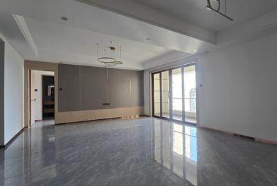 3 Bed Apartment with En Suite in Riverside - 4