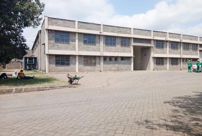 11,000 ft² Warehouse with Parking in Mombasa Road