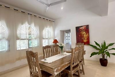 Serviced 2 Bed Apartment with En Suite in Malindi - 3