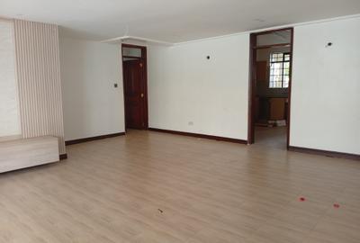 3 Bed Apartment with En Suite in Kileleshwa