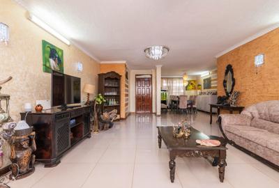 3 Bed Apartment with En Suite in Parklands