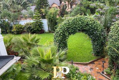 5 Bed Villa with Swimming Pool in Runda - 3