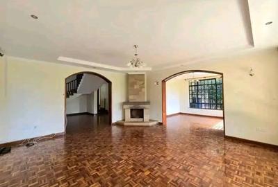 4 Bed Villa with En Suite at Lavington Green