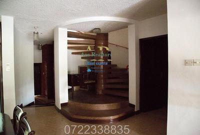 5 Bed Townhouse with En Suite at Rhapta Road - 3