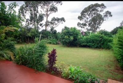 3 Bed House with Garden in Ridgeways