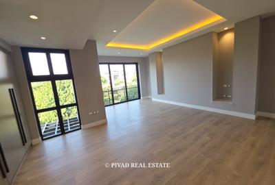 5 Bed House with Swimming Pool in Runda - 4