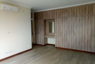 3 Bed Apartment with En Suite at 2Nd Parklands Avenue Nairobi - 3