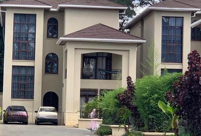 5 Bed Townhouse with En Suite in Lavington