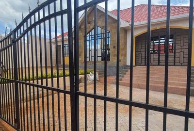 3 Bed House with En Suite at Ridgeview Gardens - 2