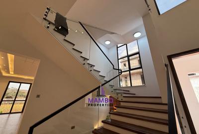 5 Bed Townhouse with En Suite at Lavington - 3