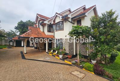5 Bed House with En Suite in Runda