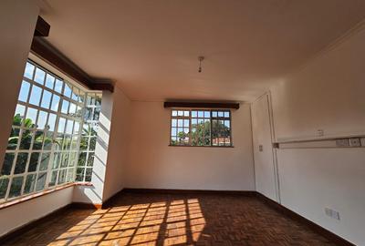 4 Bed House with En Suite in Nyari - 4