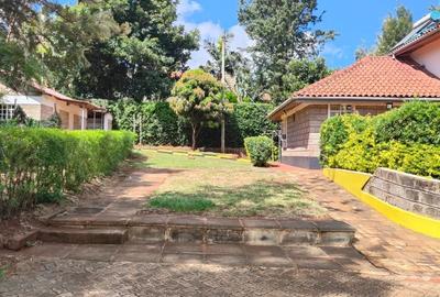 5 Bed House with En Suite at Runda