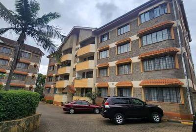 3 Bed Apartment with En Suite in Rhapta Road