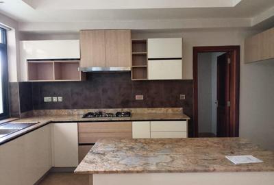 3 Bed Apartment in Riverside - 3