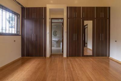 4 Bed House with En Suite in Runda - 4