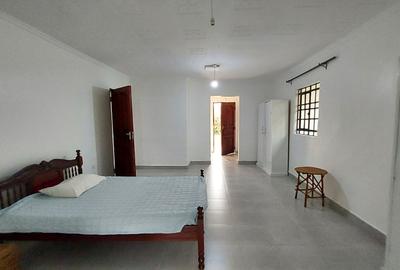 1 Bed House with En Suite in Karen - 3