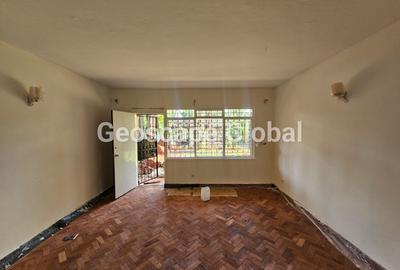 4 Bed House with En Suite in Runda - 2