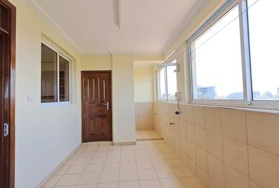 3 Bed Apartment with En Suite in Brookside