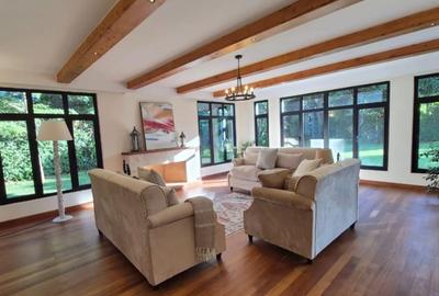 5 Bed Villa with En Suite in Runda - 4