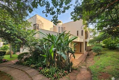 4 Bed Villa with En Suite at Dennis Pritt Road - 2