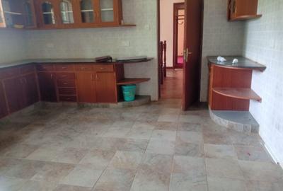 4 Bed House with En Suite in Karen - 3