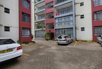2 Bed Apartment with En Suite in Lavington
