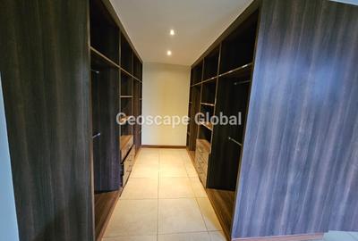 4 Bed House with En Suite in Runda - 3