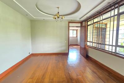 4 Bed House with En Suite in Runda