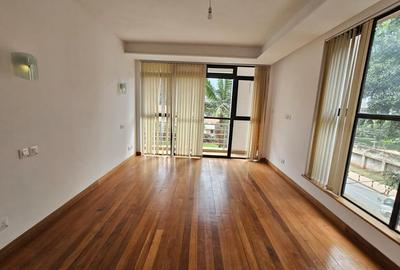 4 Bed Apartment with En Suite in General Mathenge - 3