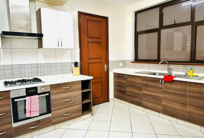 2 Bed Apartment with En Suite at Mpaka Road - 4