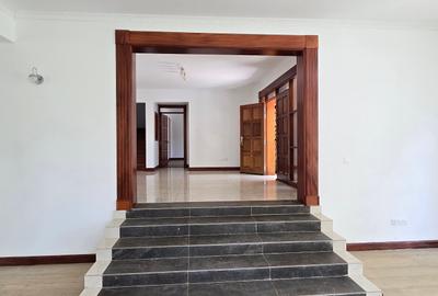 5 Bed Townhouse with En Suite at Lone Tree - 3