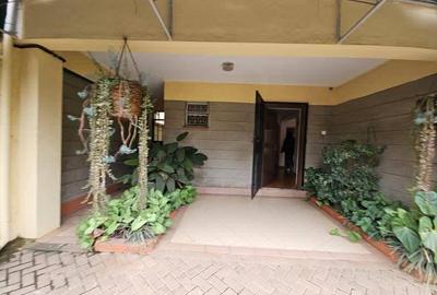 5 Bed Townhouse with En Suite at James Gichuru Road