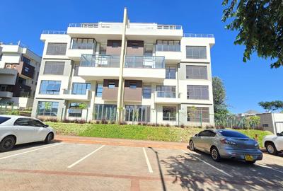 4 Bed Apartment with En Suite in Rosslyn