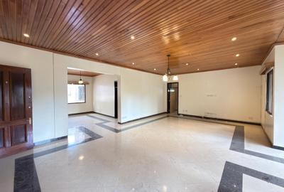 4 Bed Apartment with En Suite at Rhapta Road