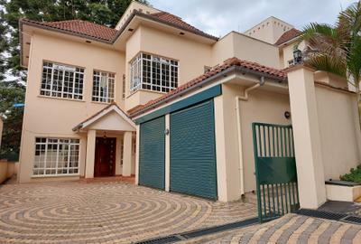 4 Bed Townhouse with En Suite at Kyuna Road