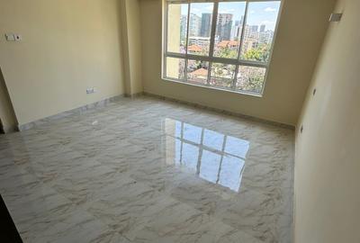 Serviced 4 Bed Apartment with En Suite at 4Th Parklands Road