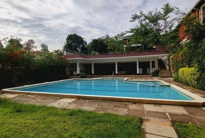 5 Bed Townhouse with En Suite in Spring Valley
