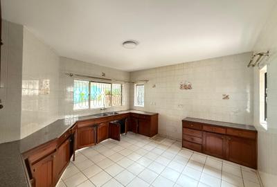 4 Bed Townhouse with En Suite at Spring Valley
