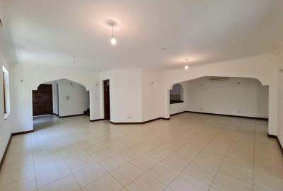 4 Bed Townhouse with En Suite at Mt Kenya Road Nyali