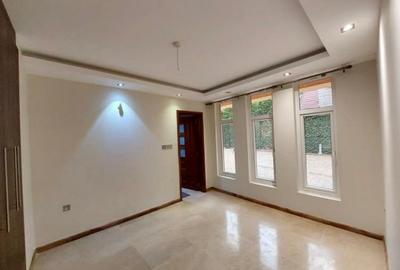 4 Bed Villa with En Suite in Lavington - 4