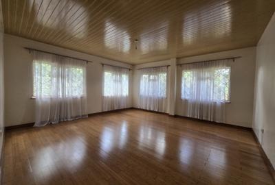 4 Bed House with En Suite in Runda - 3