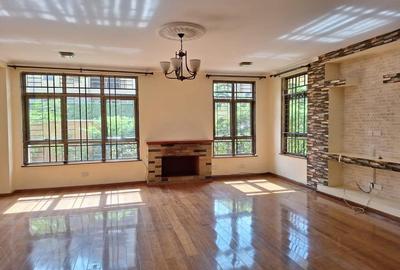 5 Bed Townhouse with En Suite in Lavington