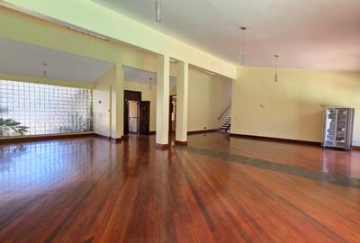 4 Bed Villa with En Suite at Old Runda. - 4